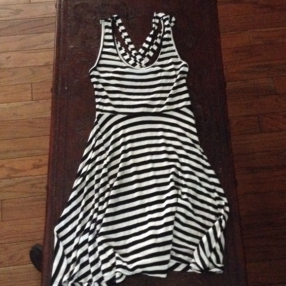 Super cute Strappy back swing dress!!