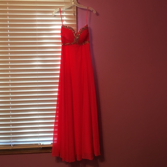 SOLD David's bridal coral prom dress!