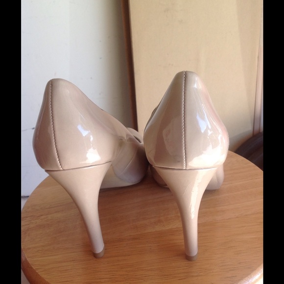 Heels - Picture 2 of 4