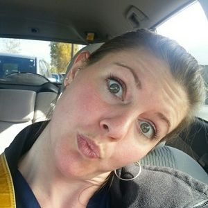 Meet your Posher, Carolyn