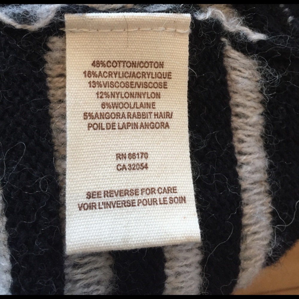 FREE PEOPLE SWEATER - Picture 2 of 2