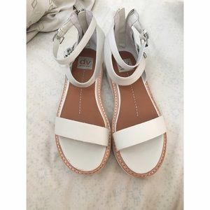🌀55🌀Dolce Vita White Sandals