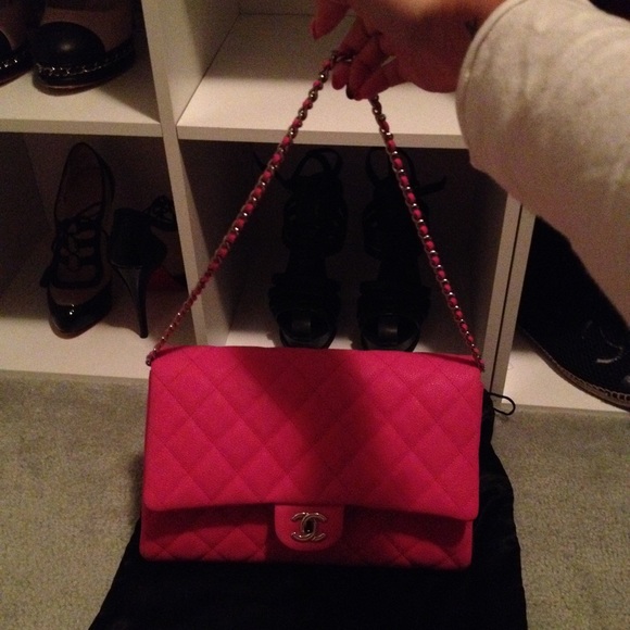 ❌SOLD❌ Pre own Chanel envelope clutch - Picture 4 of 4