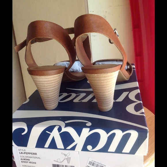 Heels - Picture 2 of 3