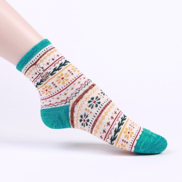NWT Boho Tribal Snowflake Colorful Ankle Socks!