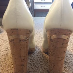 Michael kors vanilla cream heels