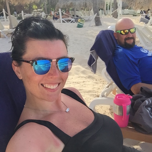 Meet your Posher, Jennifer - Picture 7 of 8