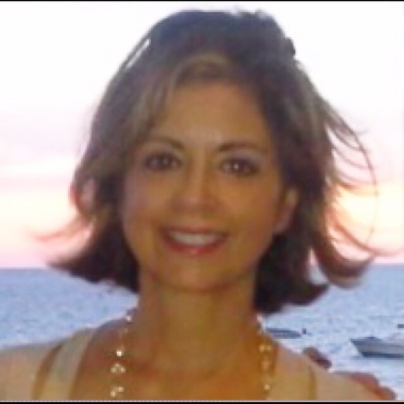 Meet your Posher, Adrienne