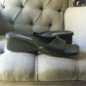 Moda black sandals