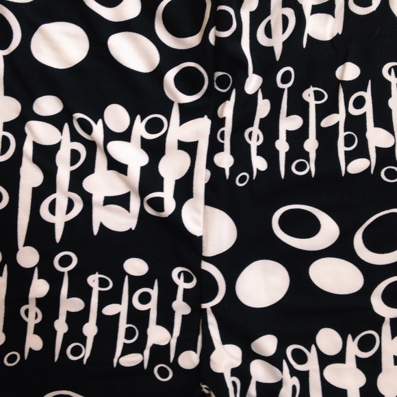 NWOT Black & White Funky Patterned Comfy Leggings! - Picture 2 of 2