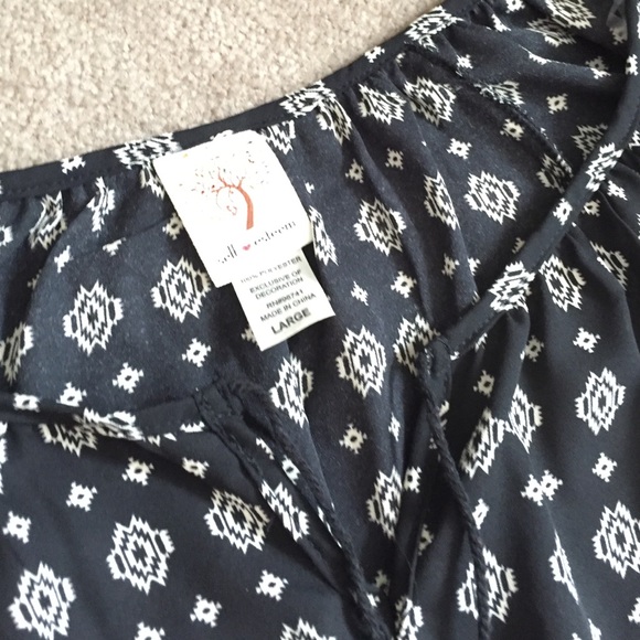 Top - Picture 2 of 3