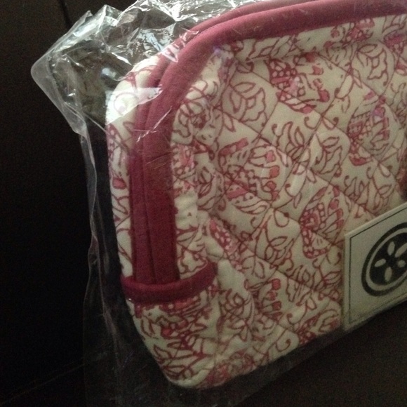 Pomegranate elephant printed cosmetic bag. - Picture 3 of 3