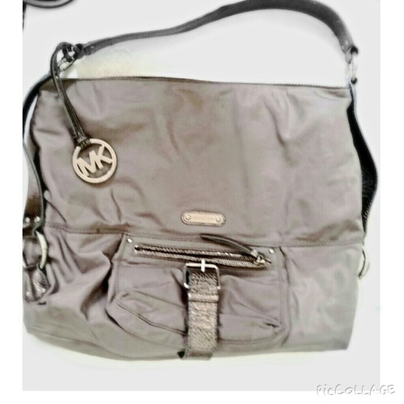 100% Authentic Michael Kors surprize makeup bundle