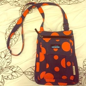 Kavu over the shoulder orange and blue bag