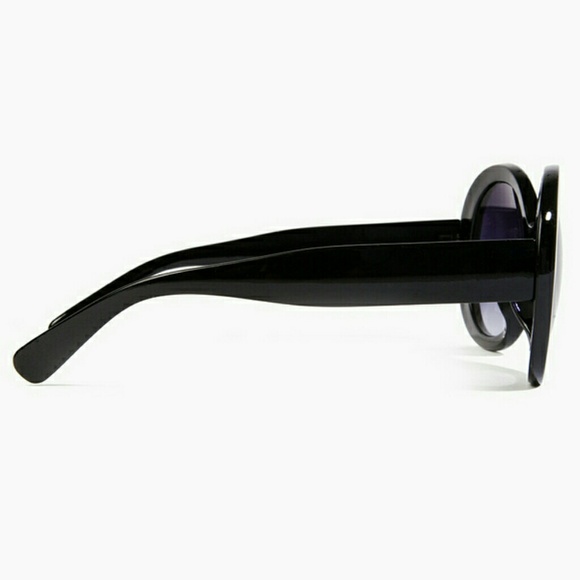 Retro Sunglasses - Picture 3 of 3