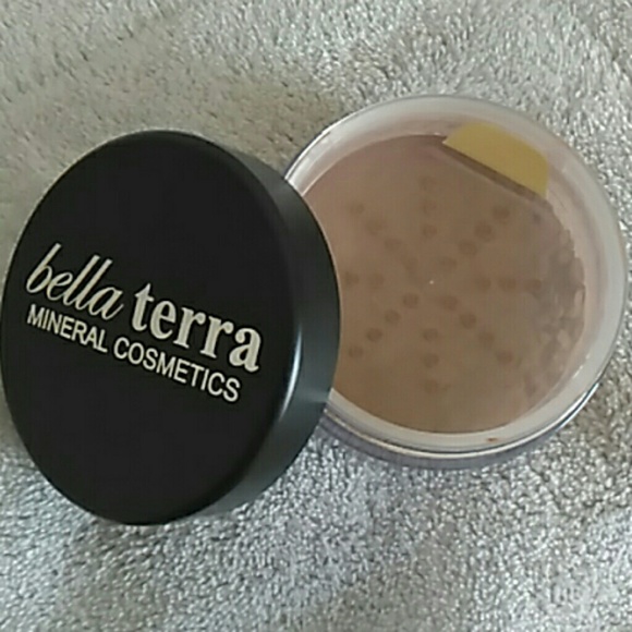 Bella Terra Mineral Cosmetics Foundation in Cafe - Picture 3 of 4
