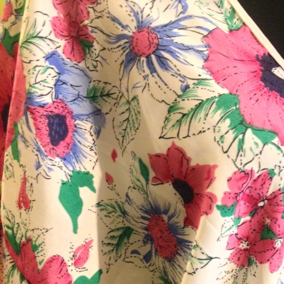 NWT Floral Kimono with Fringe - Picture 4 of 4