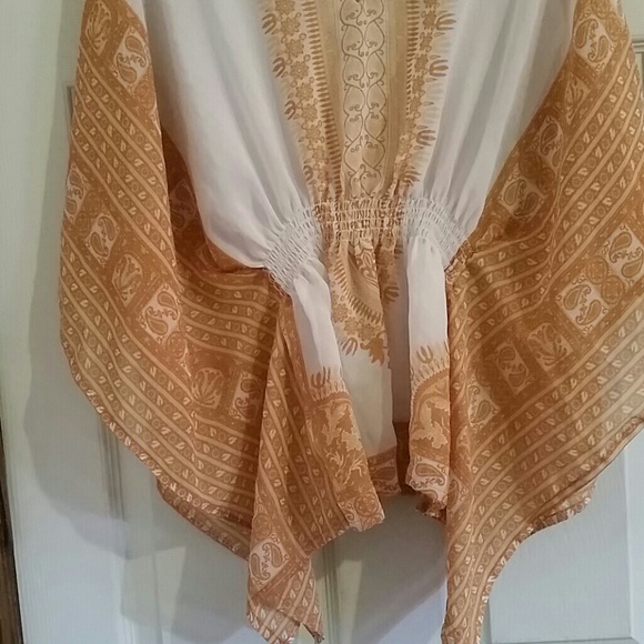 White and tan shear top - Picture 2 of 4