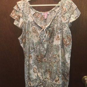 Lena size 14/16 short sleeve top