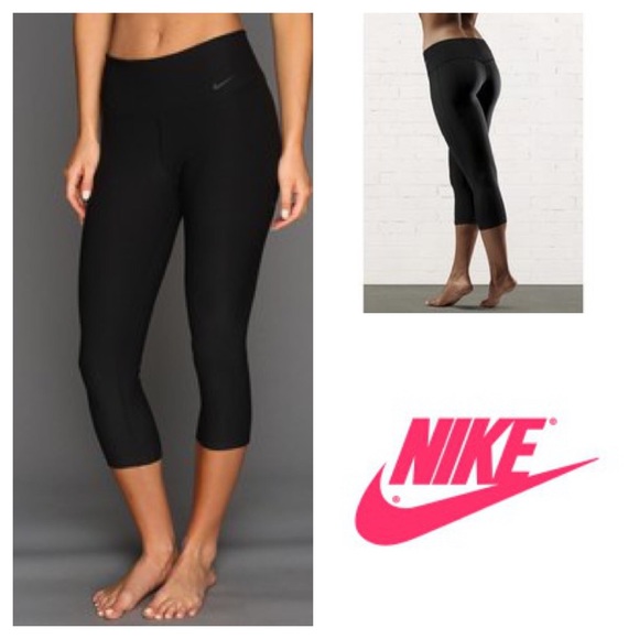 BNWT Nike Legend tight fit Capri's