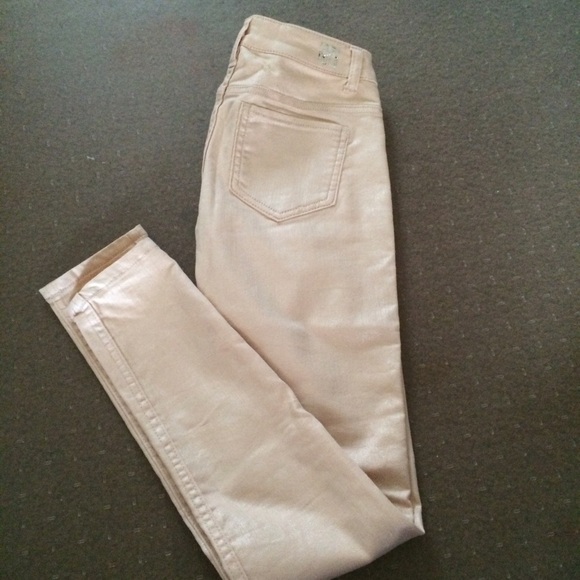 Light pink skinnies
