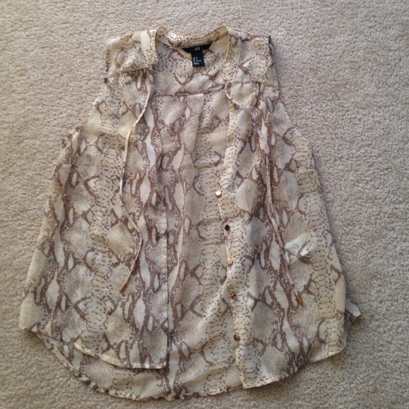 Super cute H&M sheer tank blouse