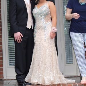 Nude prom dress! Super glamor and beautiful!