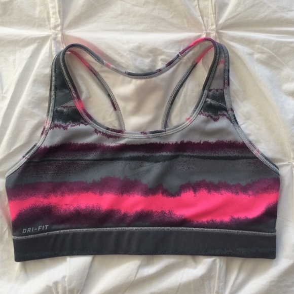 NIKE Pro Dri-Fit Sports bra.