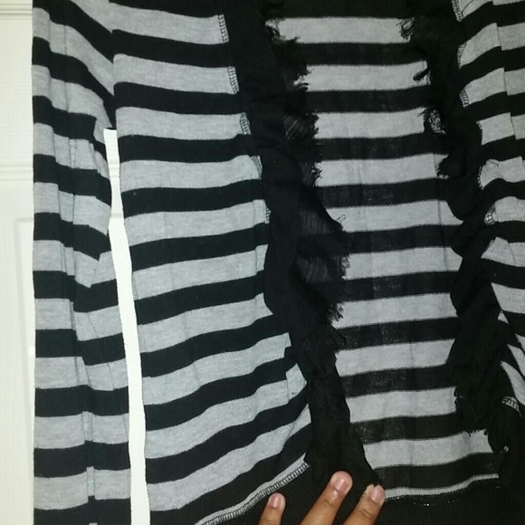 Black and gray sweater/fleece/cardigan top - Picture 2 of 4