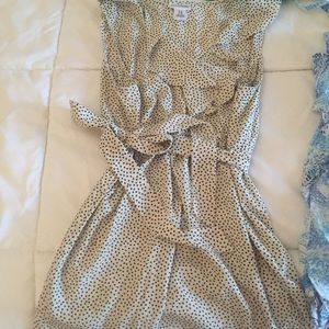 Sleeveless maternity top