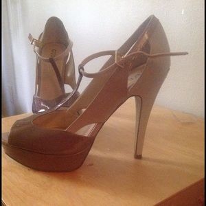 Guess two tone nude platform pumps