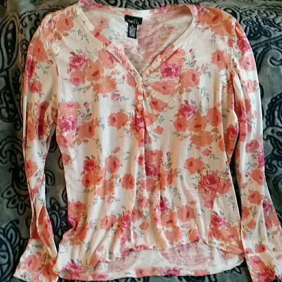 Adorable long sleeve floral patterned shirt