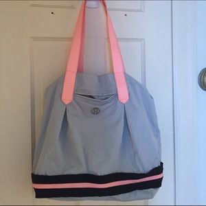 Lululemon Enlighten and Expand Tote