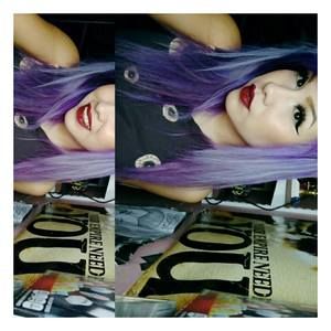 Meet your Posher, Adela