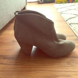 Steve Madden Philip Bootie Taupe 7.5