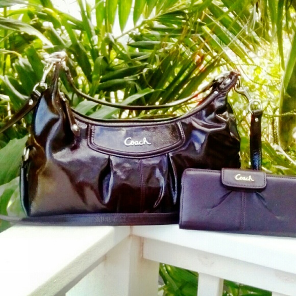 Stunning Coach and wallet set - Picture 2 of 3