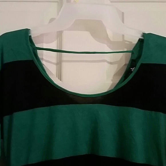 Green and black V Neck top - Picture 2 of 4