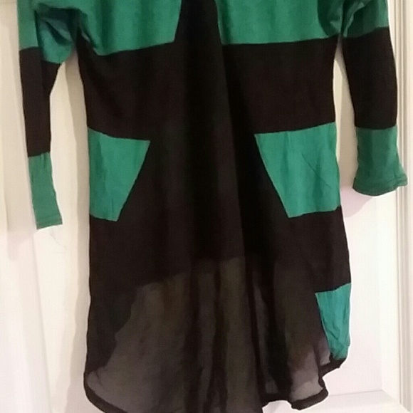 Green and black V Neck top - Picture 3 of 4