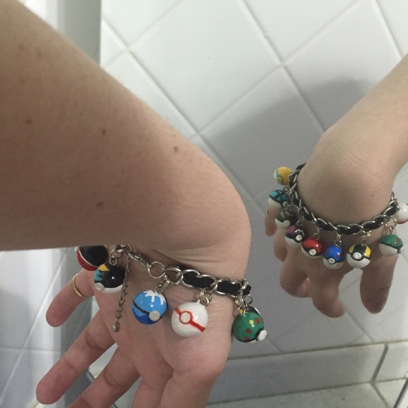 Pokemon pokeball charm bracelet handmade - Picture 3 of 4