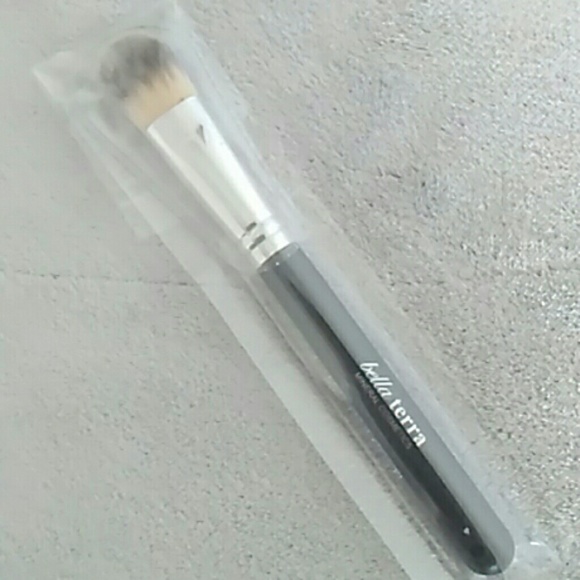 Bella Terra Mineral Cosmetics Primer Brush