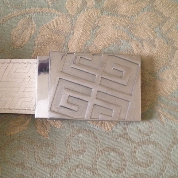 Givenchy White belt Silver peace black inside