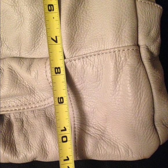 🌈 4/$15🌈 Kenneth Cole gray leather bag - Picture 3 of 4