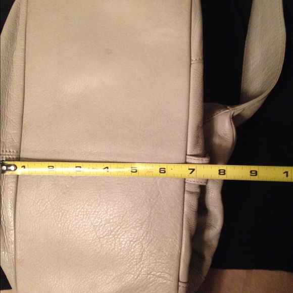 🌈 4/$15🌈 Kenneth Cole gray leather bag - Picture 4 of 4