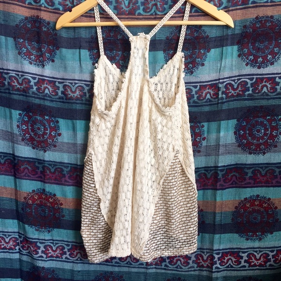 Hem and Thread Crochet Top - Picture 4 of 4