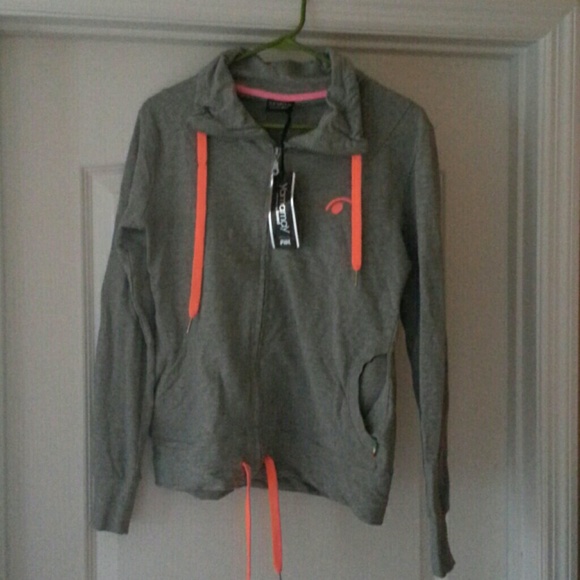 Womens medium long sleeve zip up thin work out top