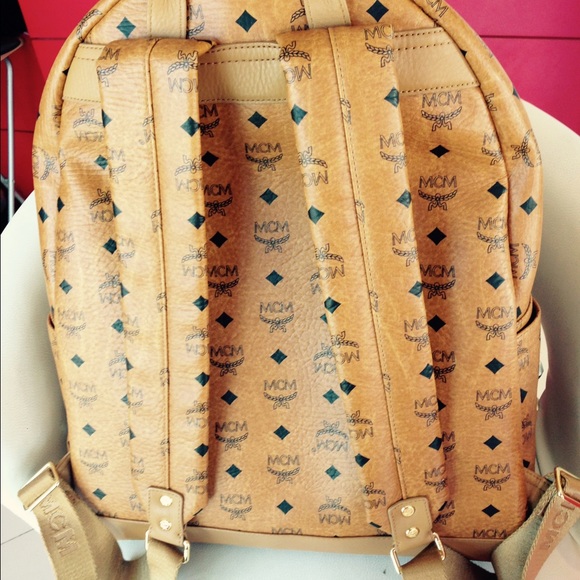 Backpack - Picture 2 of 2