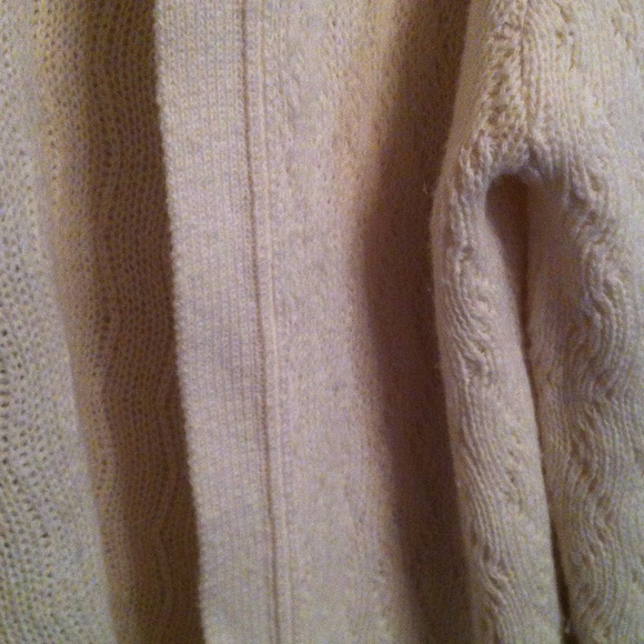 Open sweater - Picture 2 of 2