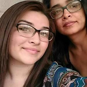 Meet your Posher, Estela