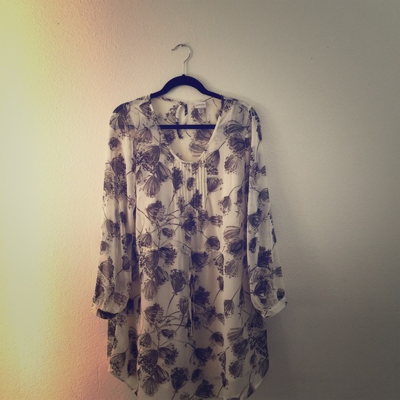 Ivory tunic style top with flower detail by Merona