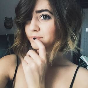 Meet your Posher, Caroline